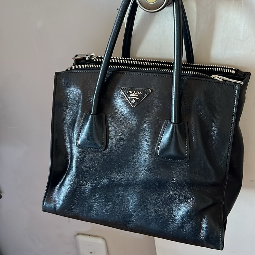 PRADA BAG. GORGEOUS.